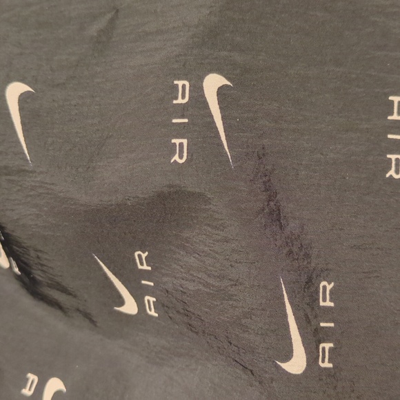 (NEW) Women's 2 Piece Nike Pants Set Size Small Jacket Size Medium - Picture 4 of 6